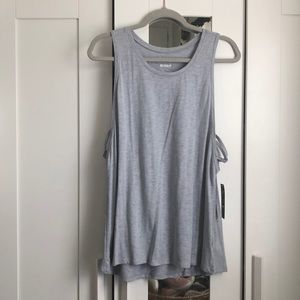 Women's Old Navy active go dry tank.